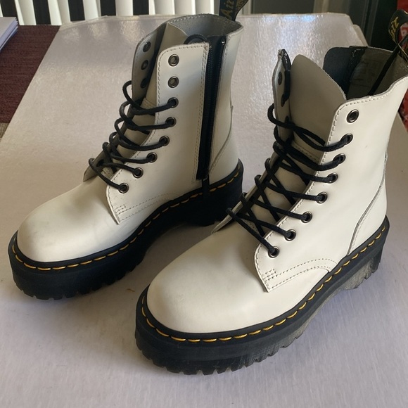 Dr. Martens Women’s White Leather Jadon Boots Size 6 US - Picture 2 of 10